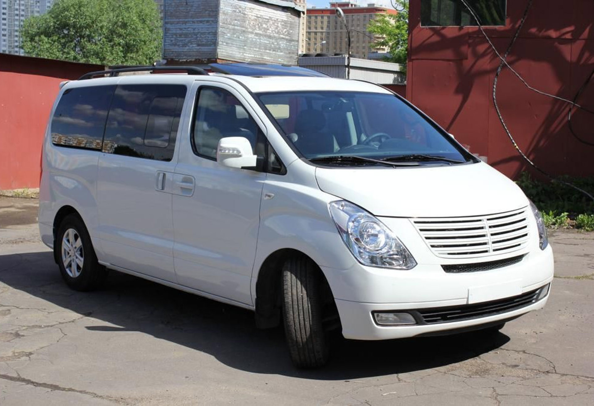 Hyundai Grand Starex 2011