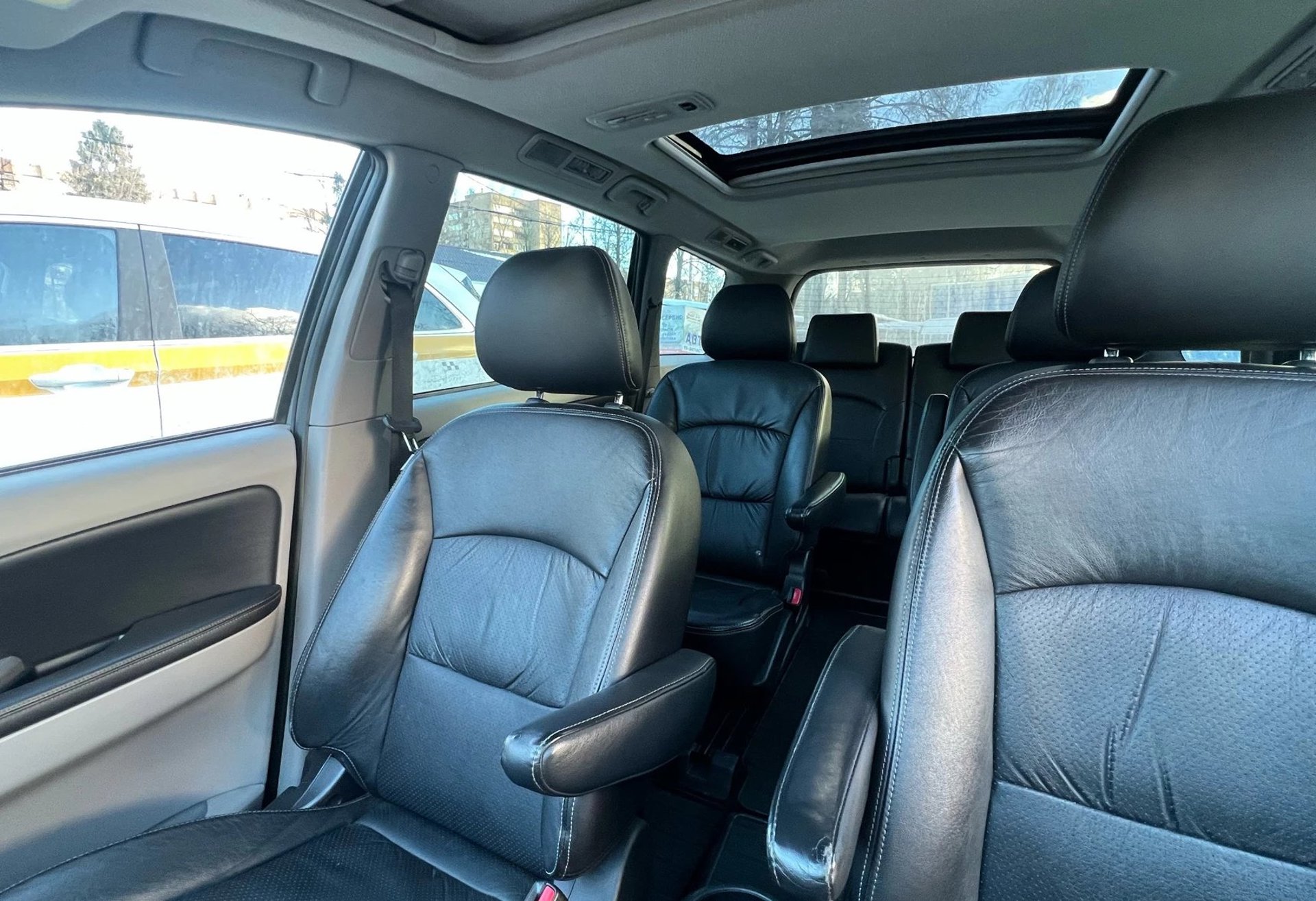 Mitsubishi Grandis 2007